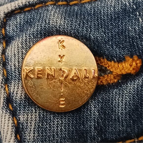 Kendall & Kylie Denim Shorts Juniors 3/26 Blue Distressed Cuffed Mid Rise Icon - Picture 13 of 13